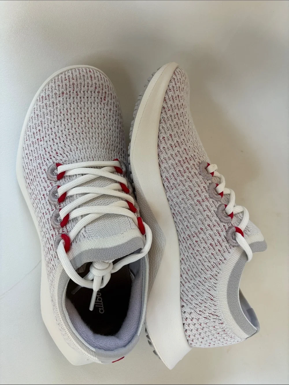 allbirds tree Dasher, men’s size 9 White Knit / Red Accents, new condition